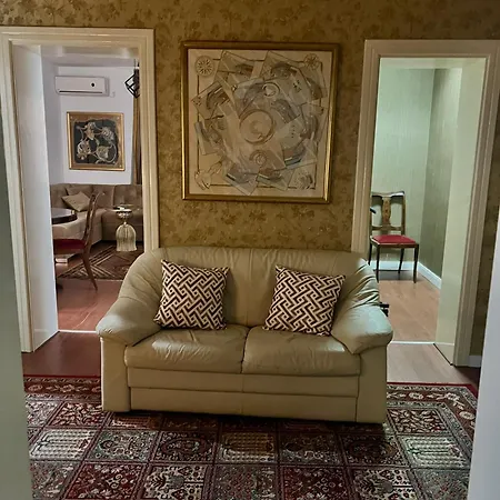Center بودغوريتْسا